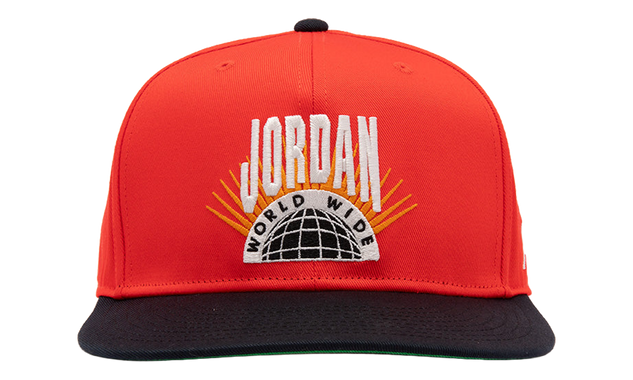Jordan Essentials Pro Structured Flat Bill Hat Chile Red / Kelly Green / Sail IF3508 673